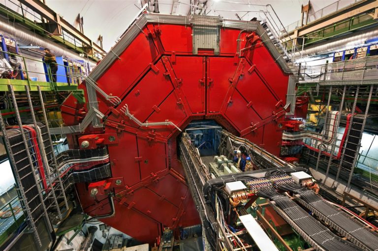 CERN Alice experiment side view